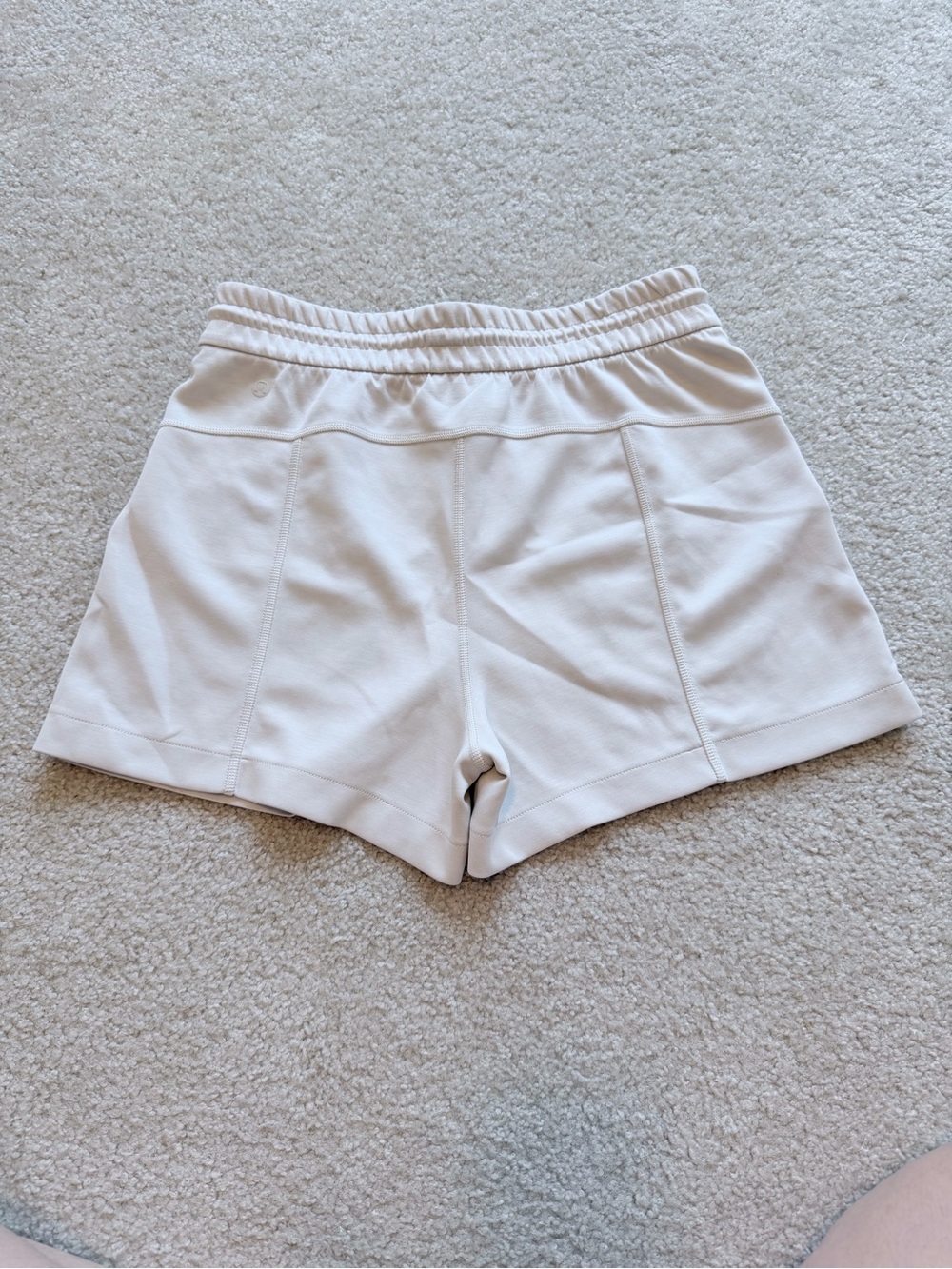 Lululemon Softstreme High-Rise 4” Shorts White Opal Size 8 Pockets - Picture 11 of 11